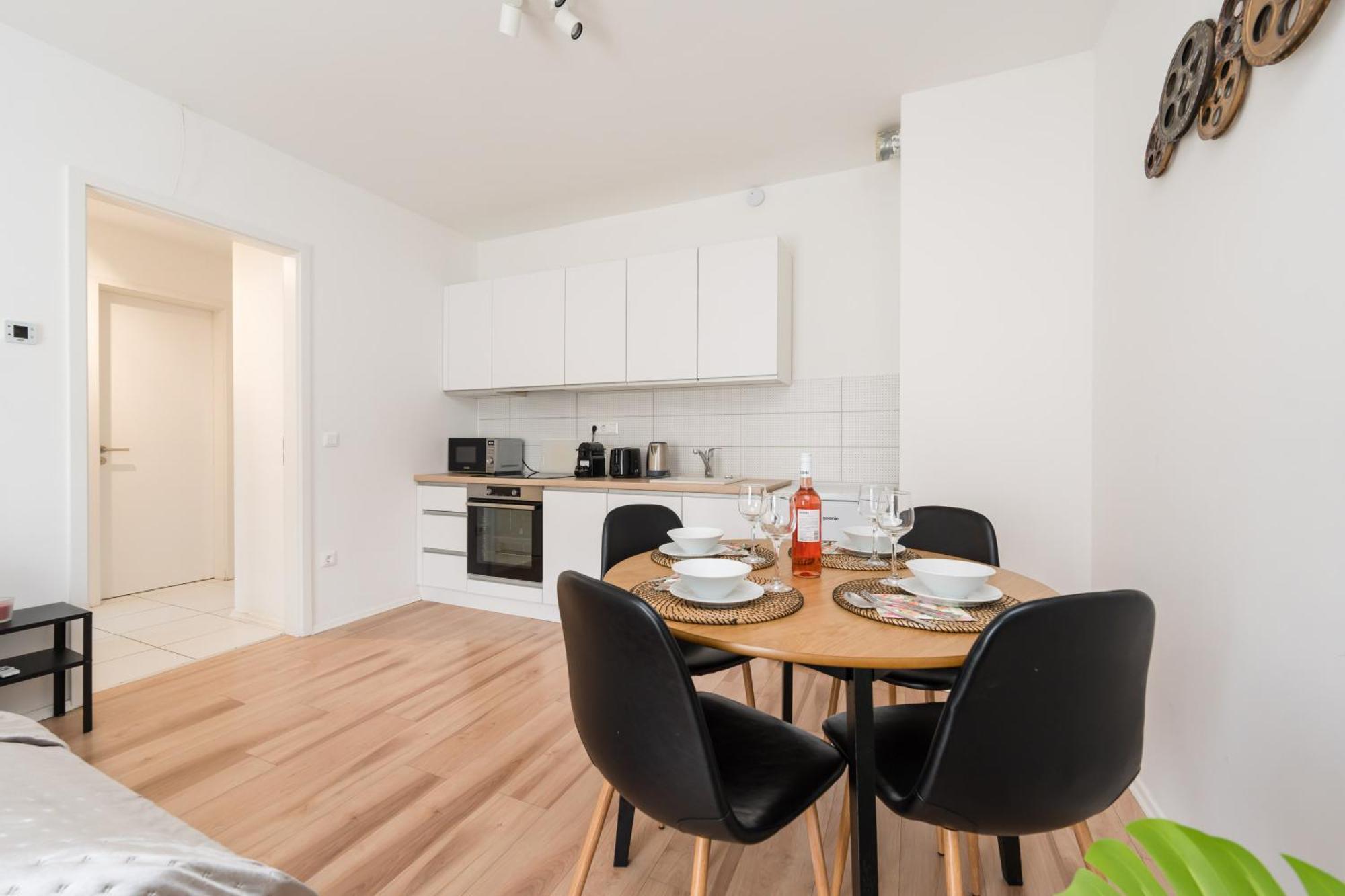 Brand New Modern Apartment-2 Rooms-balcony-garage Apartamento