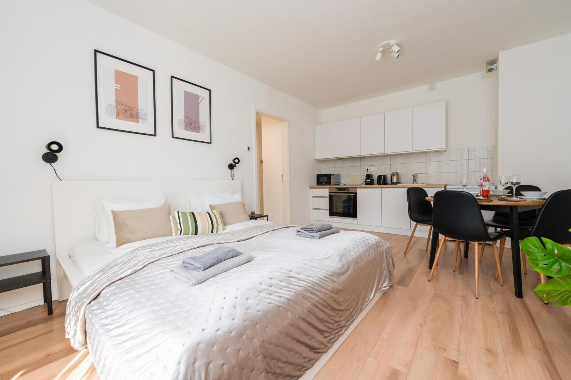 Brand New Modern Apartment-2 Rooms-balcony-garage Apartamento